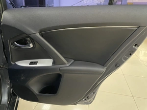 Седан Toyota Avensis 2011 года, 1287000 рублей, Солонцы