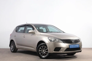 Хетчбэк Kia Ceed 2010 года, 669000 рублей, Новосибирск
