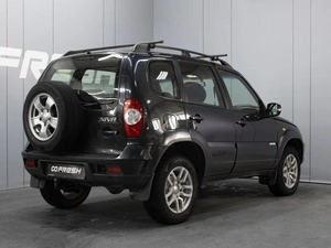 Внедорожник Chevrolet Niva 2011 года, 399000 рублей, Омск