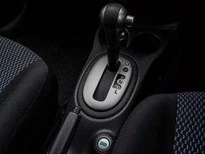 Хетчбэк Nissan Note 2013 года, 840000 рублей, Краснодар