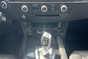 Седан BMW 5 серия 2007 года, 1070000 рублей, Солонцы