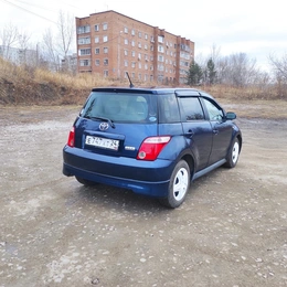 Хетчбэк Toyota Ist 2002 года, 428000 рублей, Красноярск