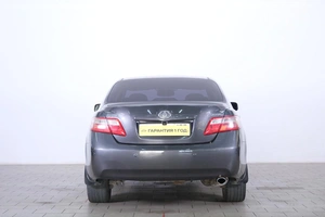 Седан Toyota Camry 2006 года, 989000 рублей, Омск