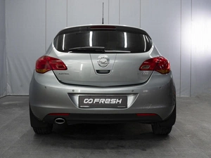 Хетчбэк Opel Astra 2011 года, 499000 рублей, Омск