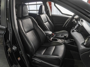 Внедорожник Toyota RAV4 2015 года, 2459000 рублей, Тюмень