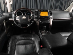 Внедорожник Toyota Land Cruiser 2011 года, 3325000 рублей, Тюмень