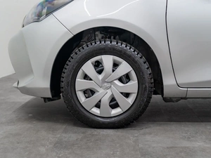 Хетчбэк Toyota Vitz 2015 года, 950000 рублей, Красноярск