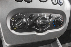 Седан Renault Logan 2015 года, 549000 рублей, Барнаул