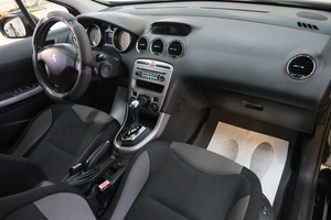 Хетчбэк Peugeot 308 2010 года, 549000 рублей, Омск