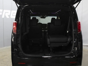 Минивэн Toyota Alphard 2019 года, 6557888 рублей, Омск