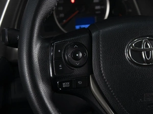 Внедорожник Toyota RAV4 2015 года, 2040000 рублей, Омск