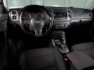 Внедорожник Volkswagen Tiguan 2012 года, 900000 рублей, Воронеж