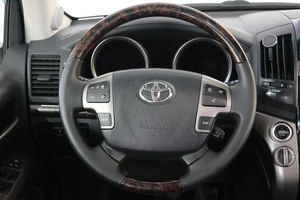 Внедорожник Toyota Land Cruiser 2010 года, 3199000 рублей, Омск