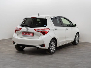 Хетчбэк Toyota Vitz 2019 года, 1080000 рублей, Красноярск