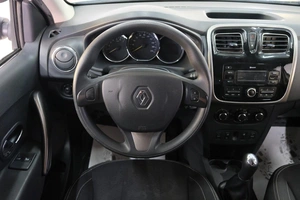 Седан Renault Logan 2017 года, 769000 рублей, Омск