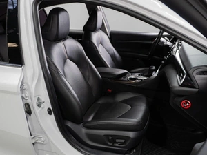 Седан Toyota Camry 2019 года, 3179000 рублей, Тюмень