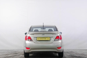 Седан Hyundai Solaris 2013 года, 869000 рублей, Кемерово