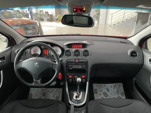 Хетчбэк Peugeot 308 2011 года, 527000 рублей, Солонцы