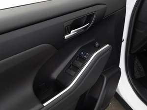 Внедорожник Toyota Highlander 2021 года, 5819888 рублей, Москва