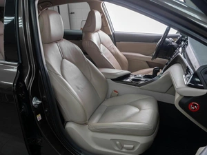 Седан Toyota Camry 2018 года, 2679000 рублей, Тюмень