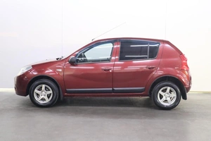 Хэтчбек Renault Sandero 2011 года, 492000 рублей, Брянск