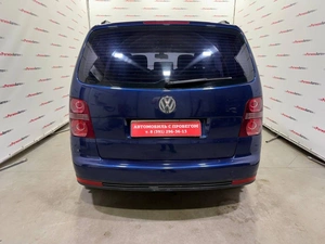 Минивэн Volkswagen Touran 2007 года, 399000 рублей, Красноярск