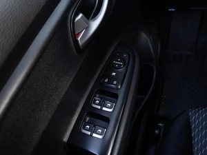 Седан Kia Rio 2018 года, 1389000 рублей, Саратов