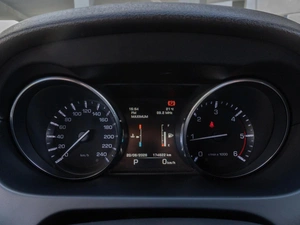 Внедорожник Land Rover Discovery Sport 2015 года, 2600000 рублей, Волгоград