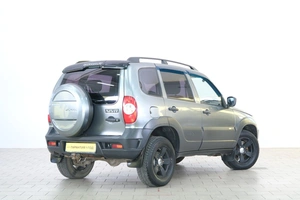 Внедорожник Chevrolet Niva 2016 года, 619000 рублей, Омск