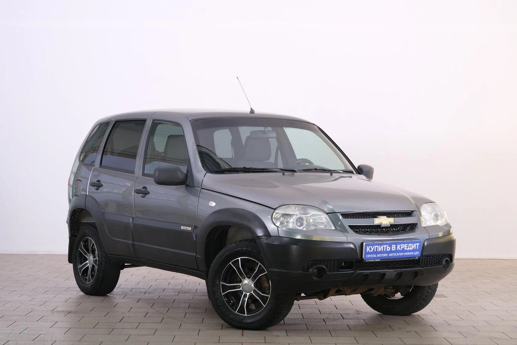 Внедорожник Chevrolet Niva 2017 года, 699000 рублей, Омск