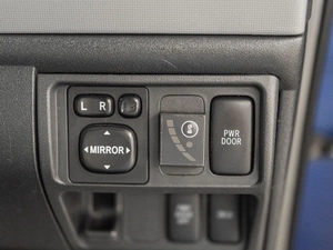 Минивэн Toyota Sienta 2004 года, 600000 рублей, Красноярск