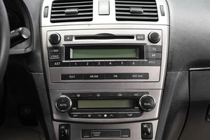 Седан Toyota Avensis 2011 года, 1329000 рублей, Новосибирск