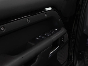 Внедорожник Land Rover Defender 2021 года, 6825444 рублей, Москва