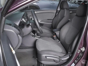 Седан Hyundai Solaris 2011 года, 825000 рублей, Ростов-на-Дону