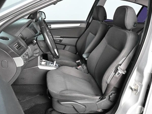 Седан Opel Astra 2010 года, 530000 рублей, Аксай