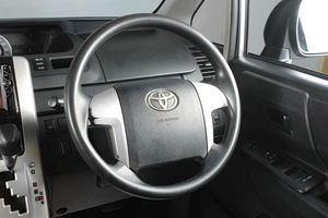 Минивэн Toyota Noah 2012 года, 1889000 рублей, Тюмень