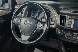Внедорожник Toyota RAV4 2015 года, 2499000 рублей, Тюмень