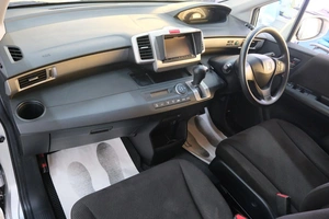 Минивэн Honda Freed 2012 года, 1199000 рублей, Омск