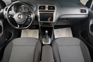 Седан Volkswagen Polo 2016 года, 1099000 рублей, Тюмень