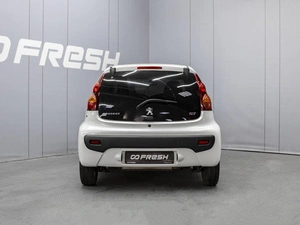 Хетчбэк Peugeot 107 2012 года, 420000 рублей, Омск