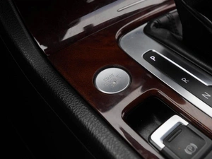 Внедорожник Volkswagen Touareg 2015 года, 2290000 рублей, Волгоград