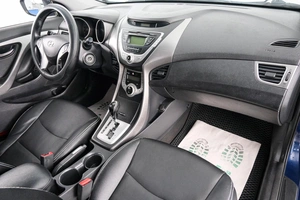 Седан Hyundai Avante 2010 года, 849000 рублей, Красноярск