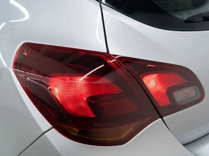 Хетчбэк Opel Astra 2012 года, 825000 рублей, Красноярск