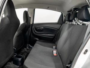 Хетчбэк Toyota Vitz 2015 года, 950000 рублей, Красноярск