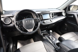 Внедорожник Toyota RAV4 2017 года, 2449000 рублей, Новосибирск