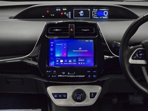 Лифтбек Toyota Prius 2018 года, 1750000 рублей, Красноярск