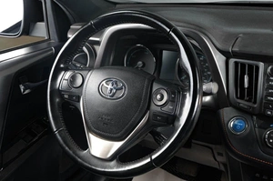 Внедорожник Toyota RAV4 2018 года, 2949000 рублей, Тюмень