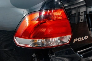 Седан Volkswagen Polo 2011 года, 999000 рублей, Барнаул