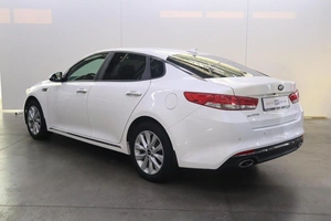 Седан Kia Optima 2017 года, 1800000 рублей, Брянск