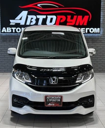 Минивэн Honda Stepwgn Spada 2015 года, 1897000 рублей, Красноярск